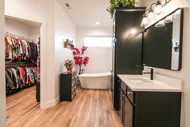 8127 Hawktree Dr, Townhouse with 3 bedrooms, 2 bathrooms and null parking in Bismarck ND | Image 41