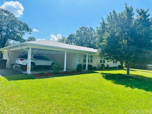 1 Oakwood Mnr, Sherwood, AR, 72120-9720 | Card Image