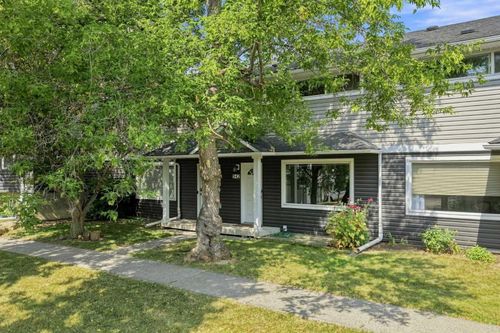 542 Regal Pk Ne, Calgary, AB, T2E0S6 | Card Image