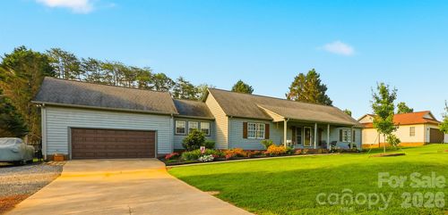 40 Candlewick Cove Dr, Taylorsville, NC, 28681-3215 | Card Image