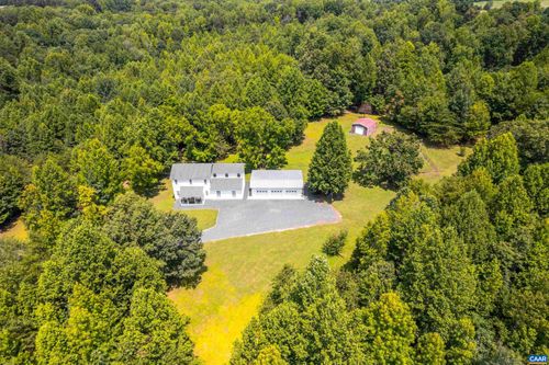 858 Chapel Rd, New Canton, VA, 23123 | Card Image