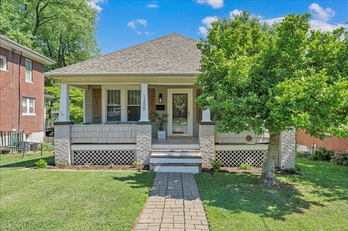 1205 Summit Ave Sw, Roanoke, VA, 24015-2530 | Card Image