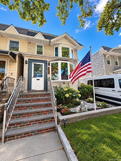 7752 76th Street, New York, NY, 11385 | Card Image