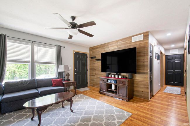 907 Eagle Blvd, House other with 3 bedrooms, 1 bathrooms and null parking in Bristol IN | Image 4