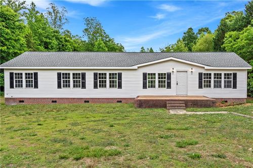 4465 Ebert Rd, Winston Salem, NC, 27127-8715 | Card Image