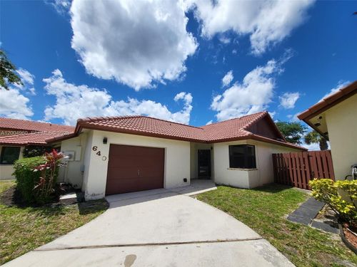 640 Sw 113th Ter, Pembroke Pines, FL, 33025-3453 | Card Image