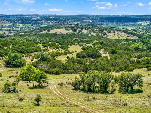 7-0 Sugar Creek Trl, Fredericksburg, TX, 78624 | Card Image
