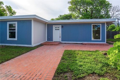 402 Homecrest St, Corpus Christi, TX, 78412-2732 | Card Image