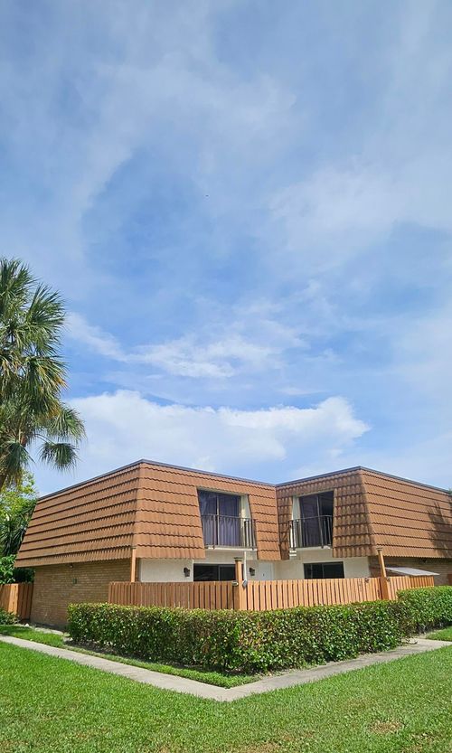 141 Heritage Way, West Palm Beach, FL, 33407-6867 | Card Image