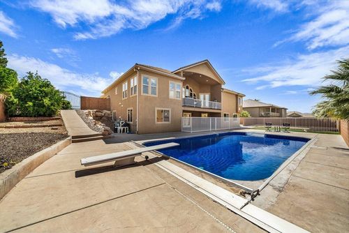 2516 S 2350 E, St George, UT, 84790-7032 | Card Image