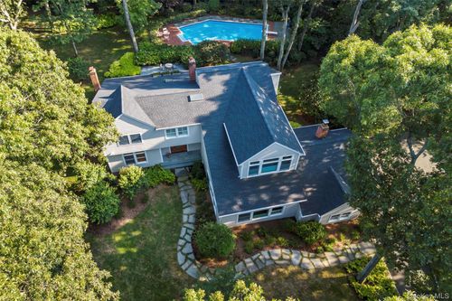 8 Waterview Ln, Setauket, NY, 11733-1528 | Card Image