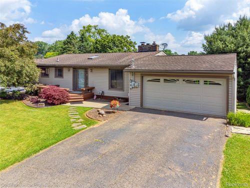 3093 Ripple Way, White Lake, MI, 48383-3270 | Card Image