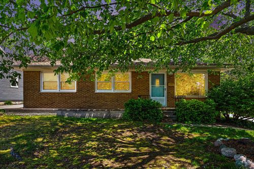 2117 Edwin Pl, Lansing, MI, 48911-1683 | Card Image