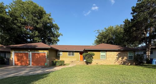 647 N Union Pl, Tulsa, OK, 74127-4927 | Card Image