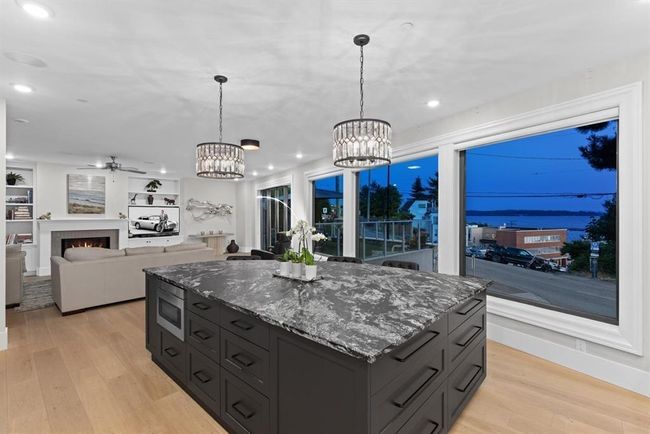15031 Victoria Avenue, House other with 5 bedrooms, 5 bathrooms and 10 parking in White Rock BC | Image 30
