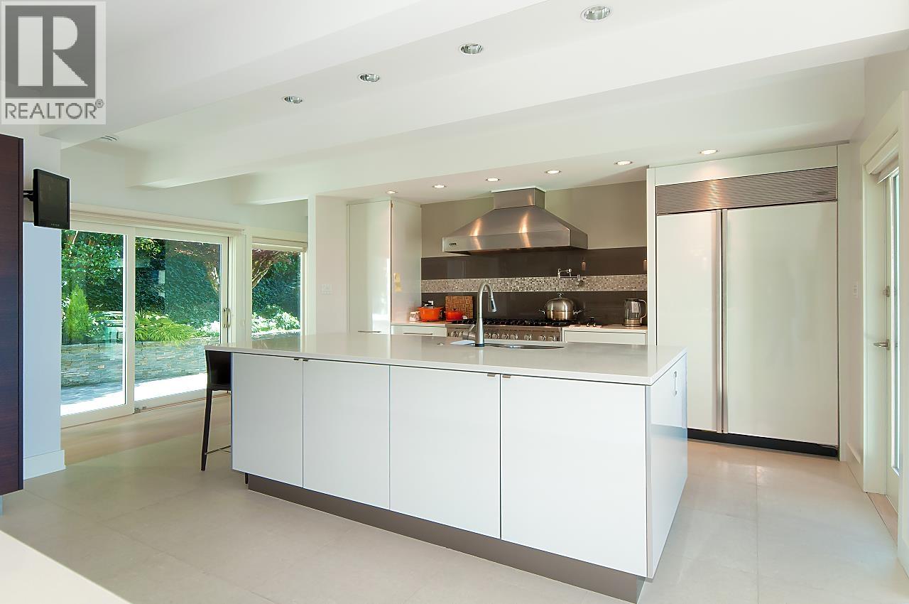 Residential in West Vancouver 4
