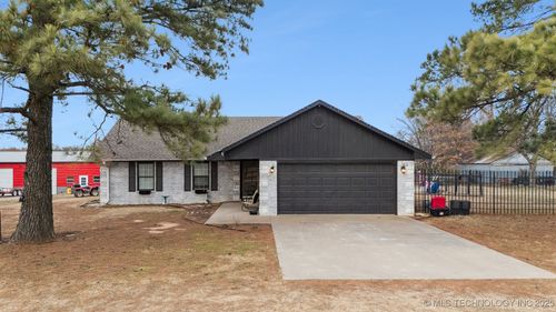 4562 W 95th St N, Porter, OK, 74454-2664 | Card Image