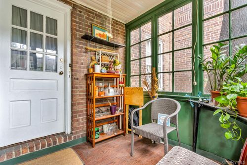 39 47th St, Sunnyside, NY, 11104-1420 | Card Image