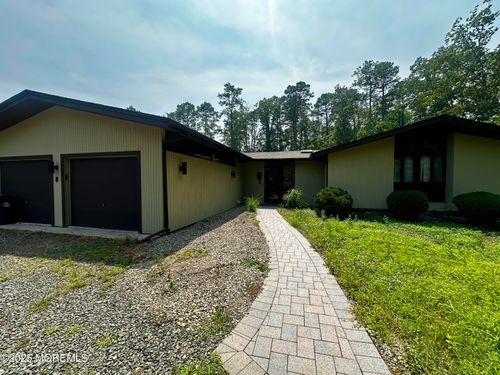 8 Evergreen Dr, LITTLE EGG HARBOR TWP, NJ, 08087-3201 | Card Image