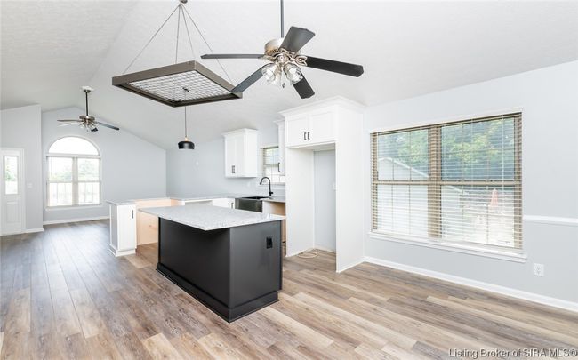 715 Valley View Trce, Home with 4 bedrooms, 3 bathrooms and null parking in New Albany IN | Image 19