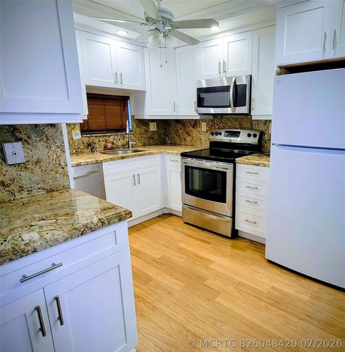 209-9411 N Hollybrook Lake Dr, Pembroke Pines, FL, 33025-1541 | Card Image