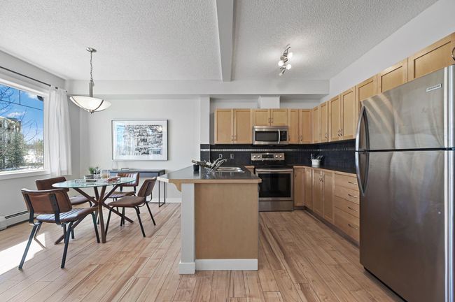 2205 - 211 Aspen Stone Blvd Sw, Condo with 2 bedrooms, 3 bathrooms and 1 parking in Calgary AB | Image 6