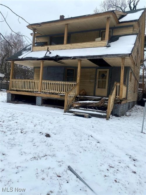 1060 E 99th St, Cleveland, OH, 44108-3326 | Card Image