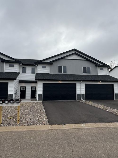 2121 Cleveland Way S, Cambridge, MN, 55008-7115 | Card Image