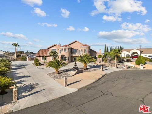 19898 Sunset Ln, Apple Valley, CA, 92308 | Card Image