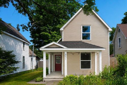 851 E Eighth Street, Traverse City, MI, 49686 | Card Image