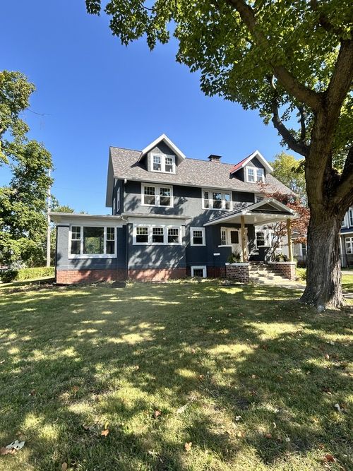 200 E Dakota St, Spring Valley, IL, 61362-2104 | Card Image