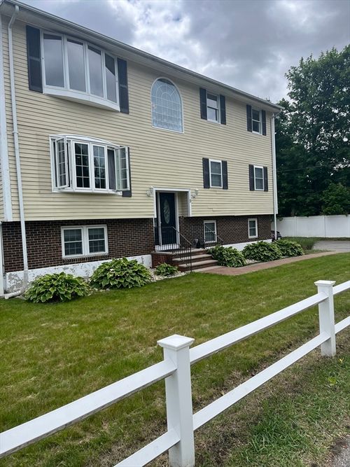 9 Parker St, Wilmington, MA, 01887-2930 | Card Image