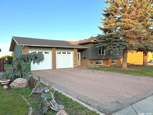 1635 Marquis Ave, Moose Jaw, SK, S6H7V3 | Card Image