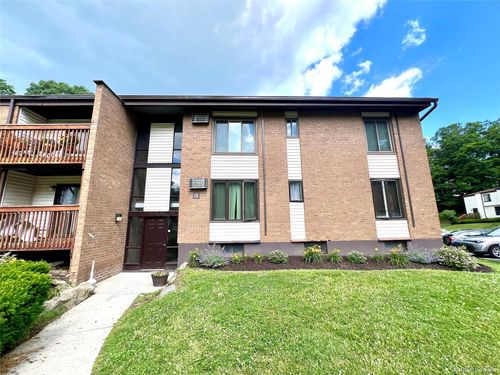 15a-3 Hook Rd, Poughkeepsie, NY, 12601-7301 | Card Image