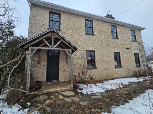 93 Woolwich St W, Elora, ON, N0B1S0 | Card Image