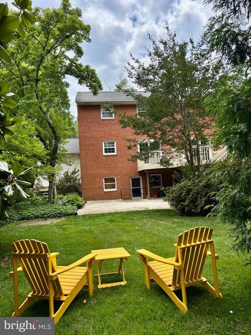 6519 Winnepeg Rd, BETHESDA, MD, 20817-1607 | Card Image