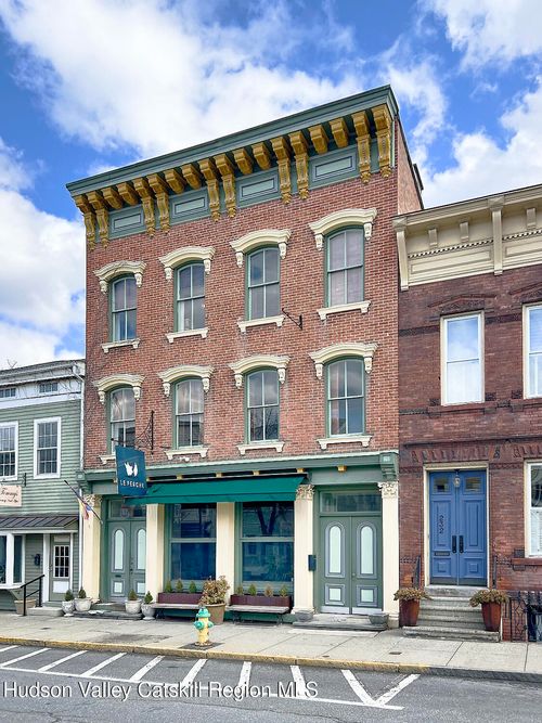 230 Warren St, Hudson, NY, 12534-2118 | Card Image