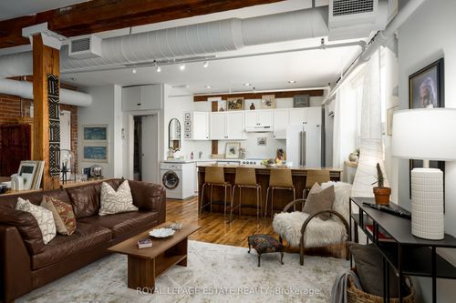 21-121 Prescott Avenue, York, ON, M6N3G8 | Card Image