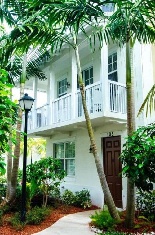 105 E Coda Cir, Delray Beach, FL, 33444-3563 | Card Image