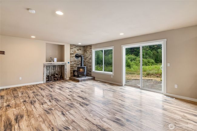932 Tipsoo Loop N, House other with 3 bedrooms, 3 bathrooms and 2 parking in Rainier WA | Image 14
