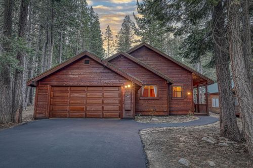 12837 Skiview Loop, Truckee, CA, 96161-6737 | Card Image
