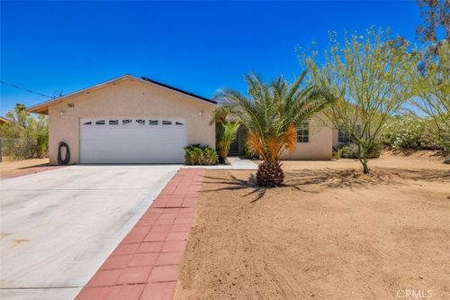 7469 Warren Vista, Yucca Valley, CA, 92284 | Card Image