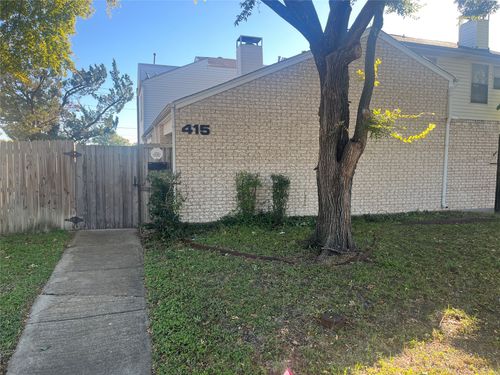 415 Towne House Ln, Richardson, TX, 75081-3527 | Card Image