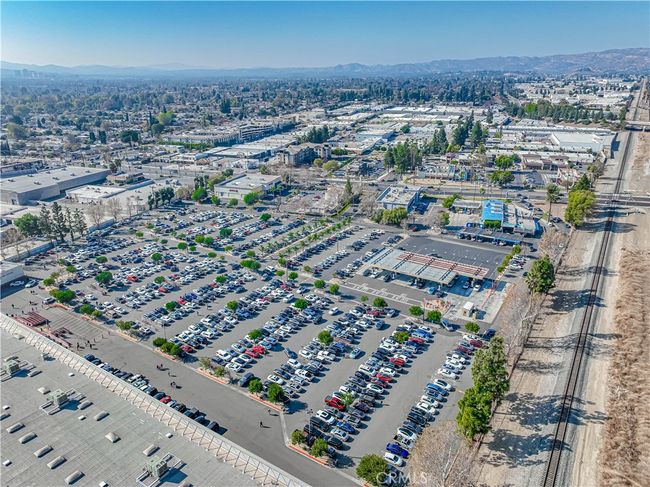 UNIT-237 - 10331 Lindley Ave, Condo with 2 bedrooms, 2 bathrooms and 2 parking in Porter Ranch CA | Image 28