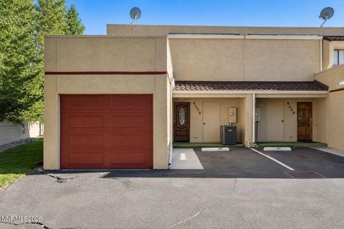 8690 Dixon Ln, Reno, NV, 89511-1522 | Card Image