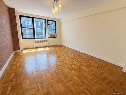 5d-98-34 63rd Dr, Rego Park, NY, 11374-2307 | Card Image