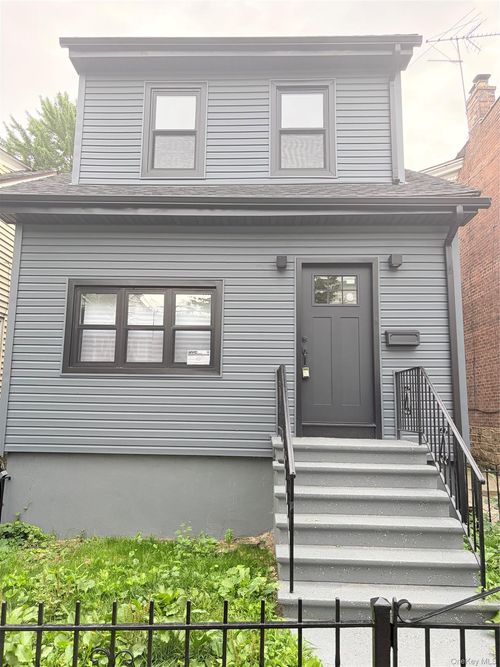 128 E 238th St, Bronx, NY, 10470-1803 | Card Image