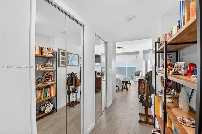 APT-1401 - 18671 Collins Ave, Condo with 3 bedrooms, 4 bathrooms and null parking in Sunny Isles Beach FL | Image 15