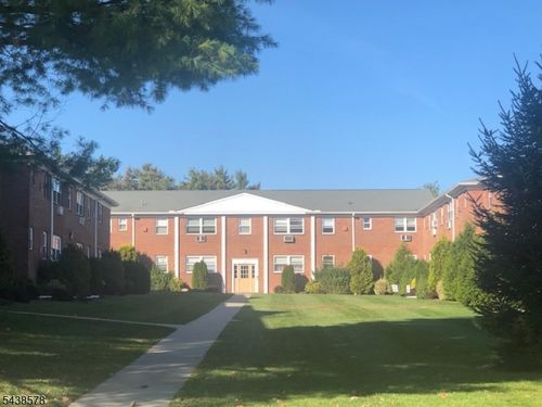 1b-32 Knox Ter, Wayne, NJ, 07470-2372 | Card Image