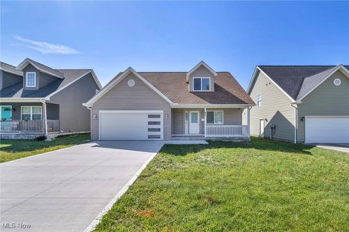 62 Willard Ave, Bedford, OH, 44146-2218 | Card Image